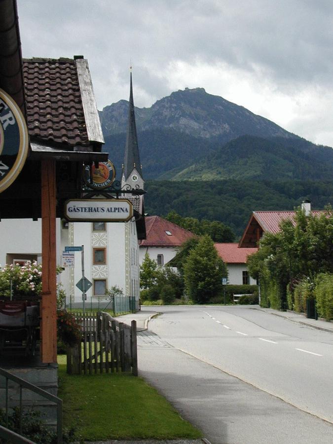 Gaestehaus Alpin-Ab 1. Mai Chiemgau-Karten Betrieb Hotel Bergen  Room photo