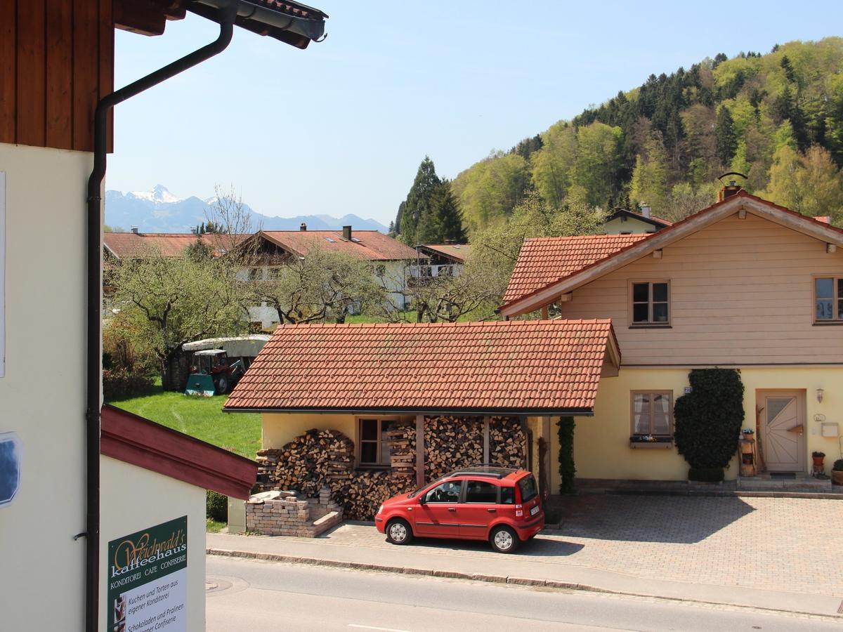 Gaestehaus Alpin-Ab 1. Mai Chiemgau-Karten Betrieb Hotel Bergen  Exterior photo